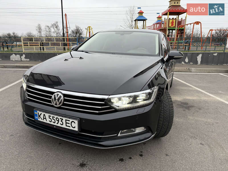 Седан Volkswagen Passat 2018 в Киеве