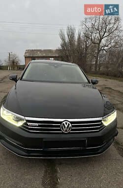 Седан Volkswagen Passat 2016 в Одессе