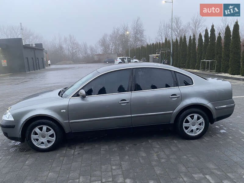 Седан Volkswagen Passat 2003 в Надворной