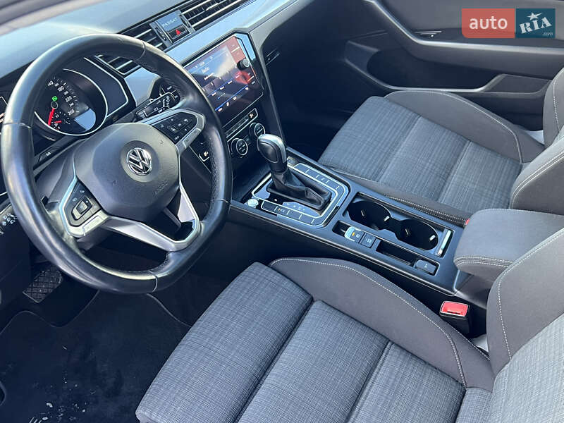 Універсал Volkswagen Passat 2019 в Лопатині