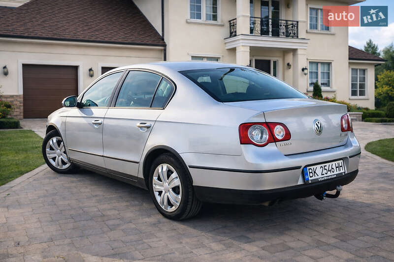 Седан Volkswagen Passat 2005 в Костополе