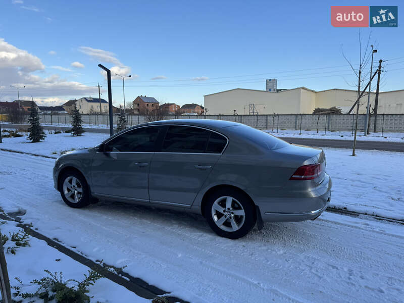 Седан Volkswagen Passat 2012 в Львове