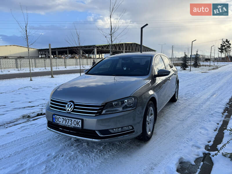 Седан Volkswagen Passat 2012 в Львове