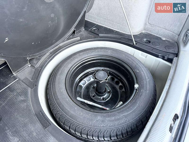 Універсал Volkswagen Passat 2003 в Тернополі