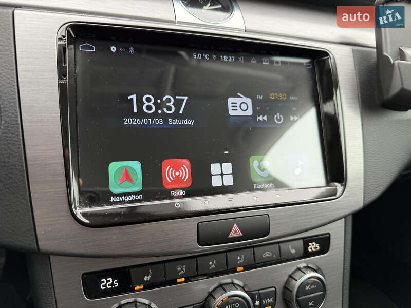 Универсал Volkswagen Passat 2012 в Киеве