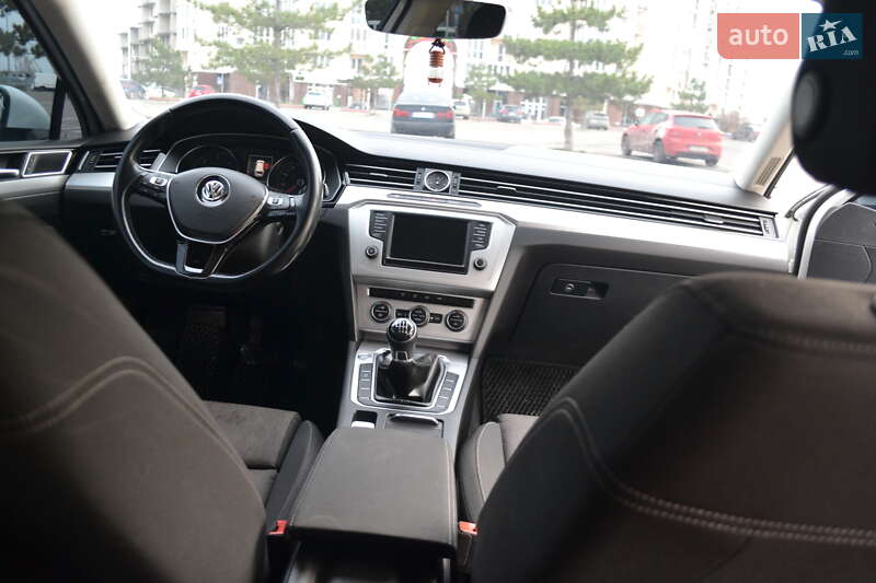 Универсал Volkswagen Passat 2016 в Николаеве