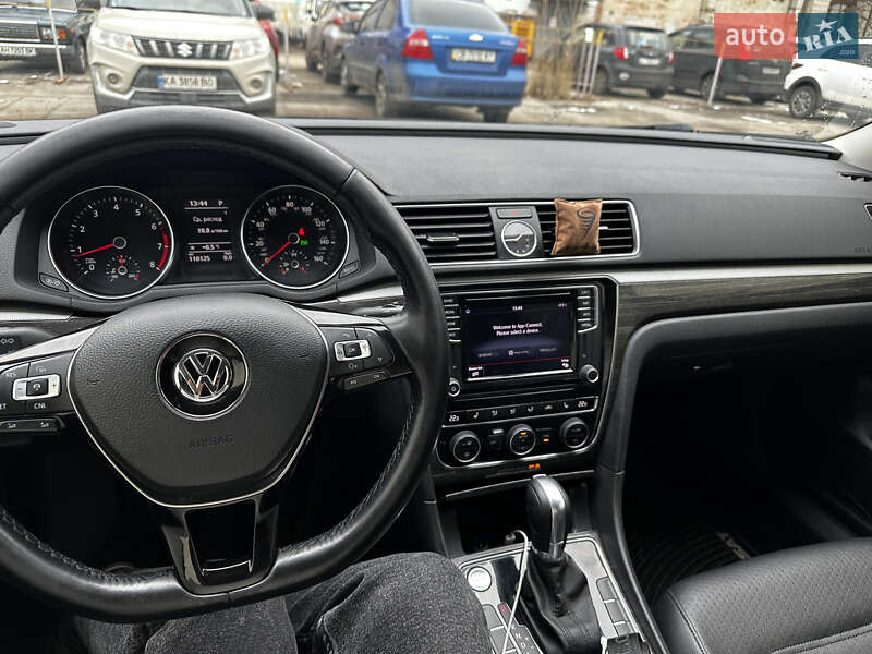 Седан Volkswagen Passat 2015 в Софіївській Борщагівці