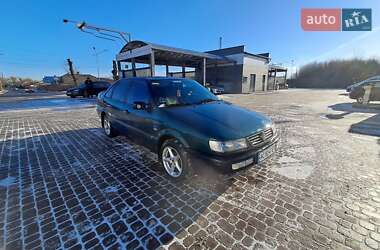 Седан Volkswagen Passat 1996 в Ковеле