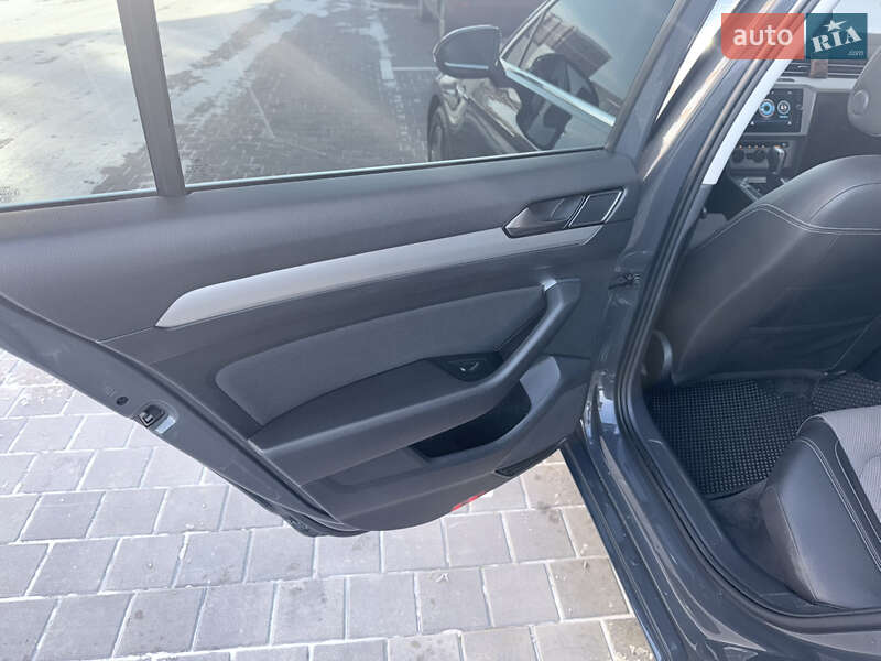 Універсал Volkswagen Passat 2017 в Києві