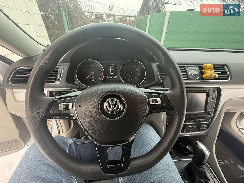 Седан Volkswagen Passat 2017 в Києві фото 18 Седан Volkswagen Passat 2017 в Києві