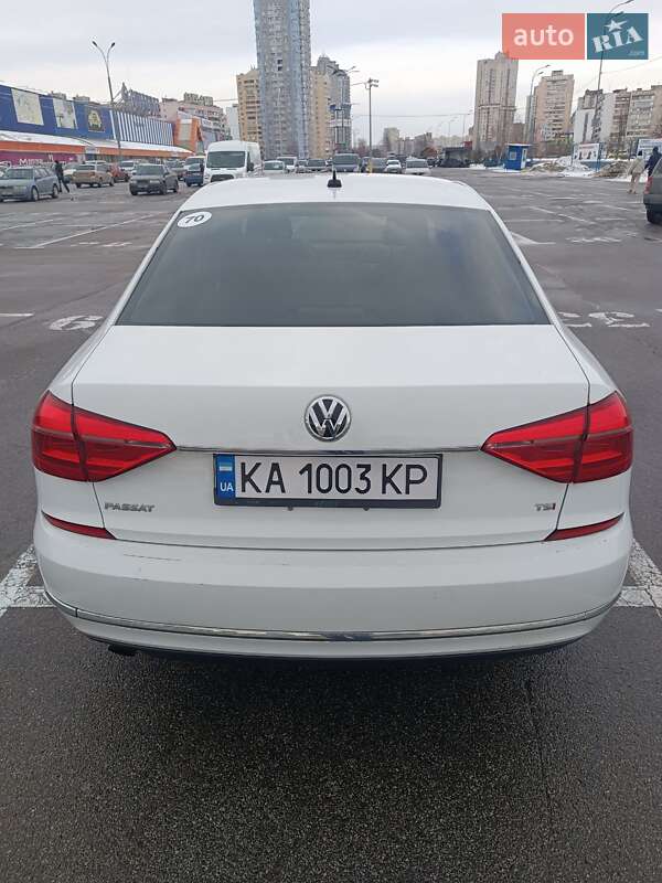 Седан Volkswagen Passat 2016 в Киеве