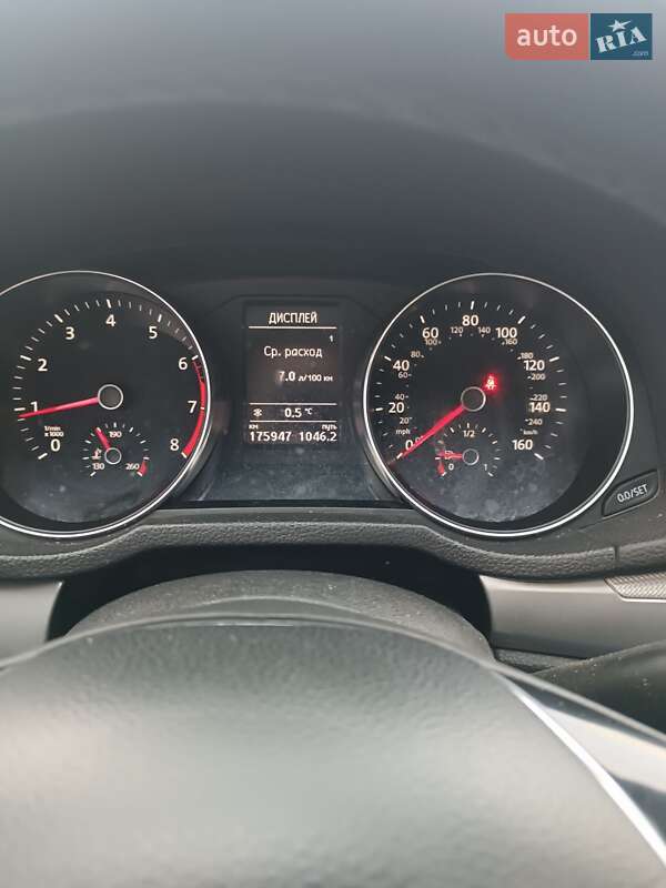 Седан Volkswagen Passat 2016 в Киеве