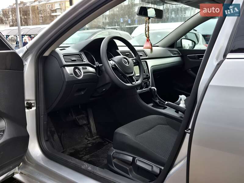 Седан Volkswagen Passat 2017 в Киеве фото 8 Седан Volkswagen Passat 2017 в Киеве