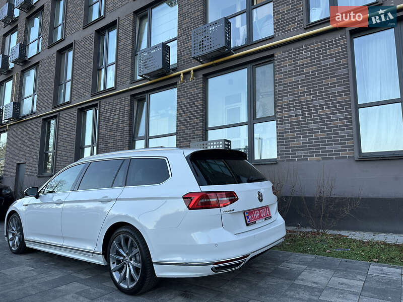 Універсал Volkswagen Passat 2017 в Львові