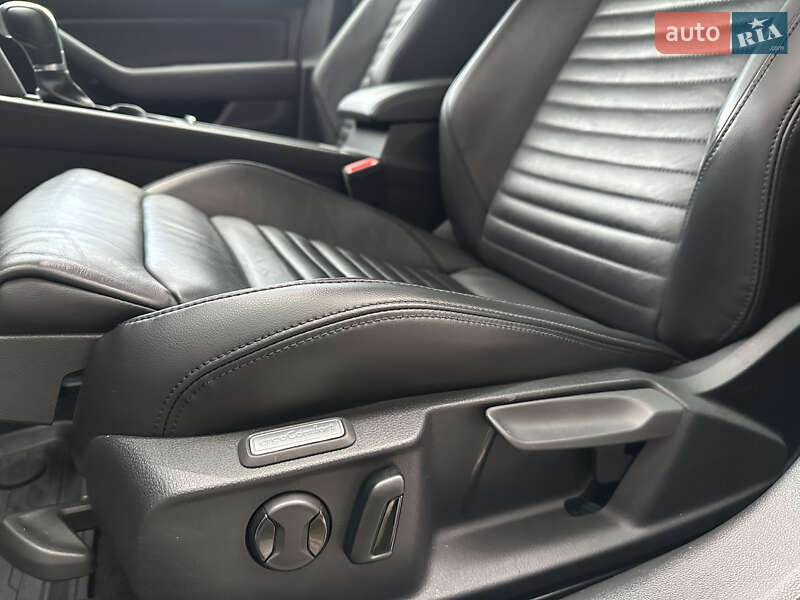 Універсал Volkswagen Passat 2017 в Львові