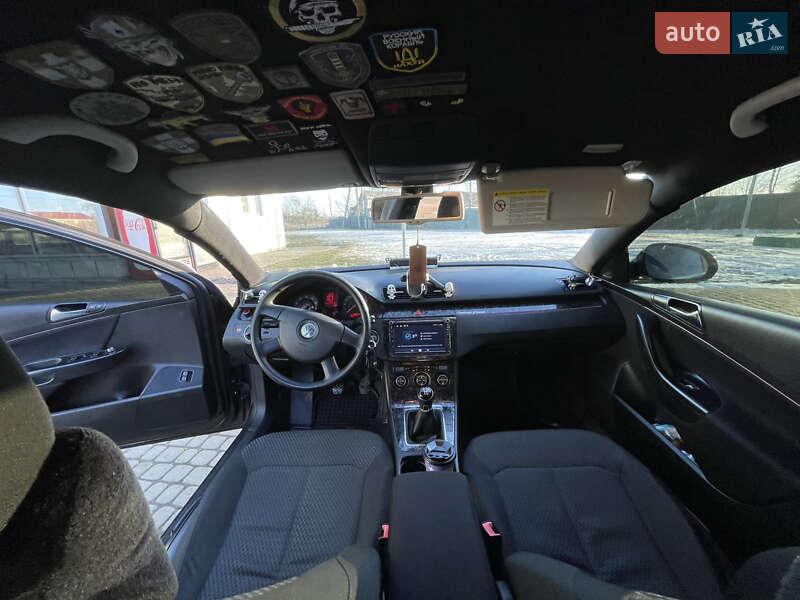 Седан Volkswagen Passat 2005 в Турійську