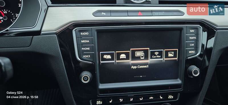 Седан Volkswagen Passat 2015 в Киеве