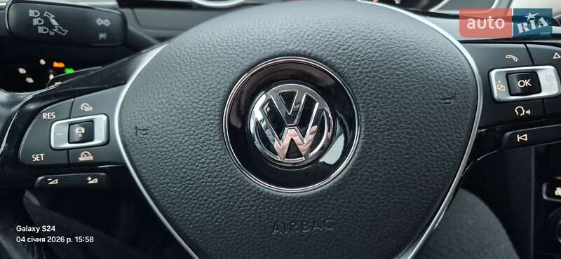 Седан Volkswagen Passat 2015 в Киеве