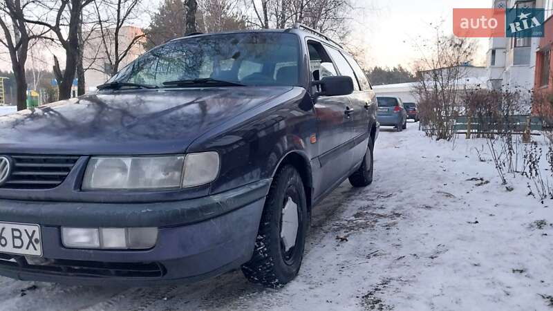 Універсал Volkswagen Passat 1996 в Славуті