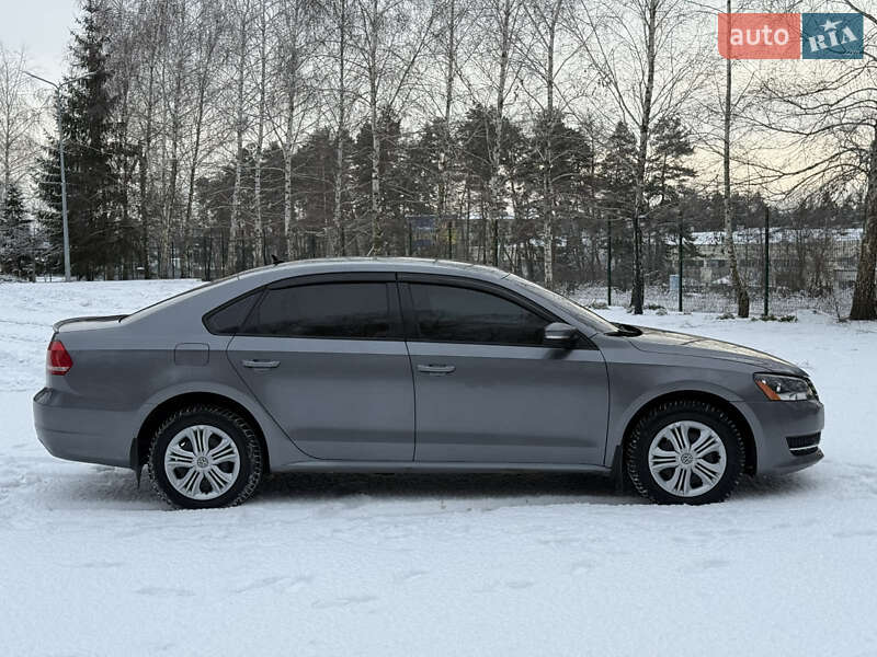 Седан Volkswagen Passat 2013 в Харкові