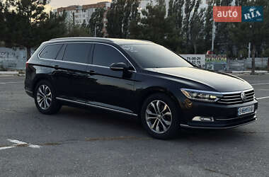 Универсал Volkswagen Passat 2016 в Одессе
