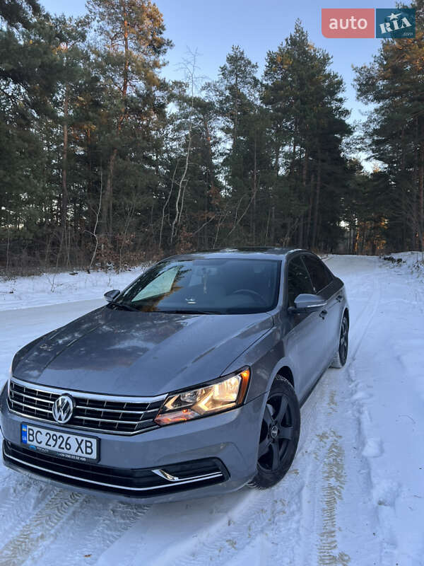 Седан Volkswagen Passat 2018 в Новояворовске