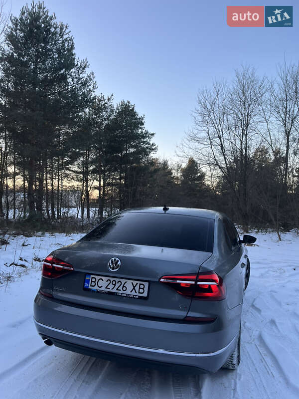 Седан Volkswagen Passat 2018 в Новояворовске