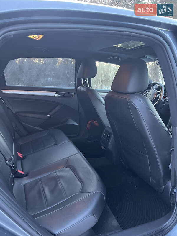 Седан Volkswagen Passat 2018 в Новояворовске