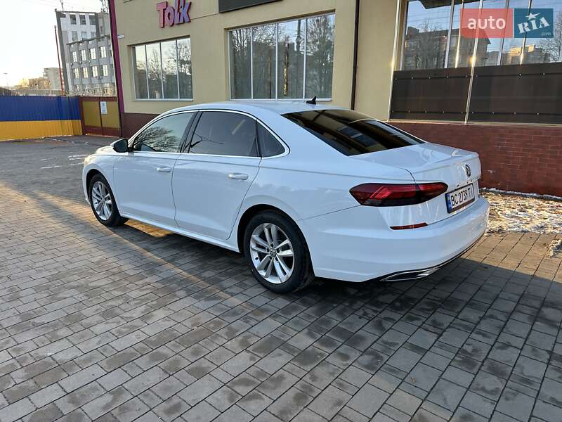 Седан Volkswagen Passat 2020 в Луцке