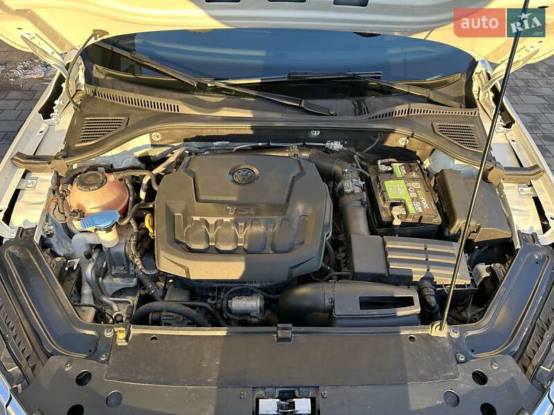 Седан Volkswagen Passat 2020 в Луцке