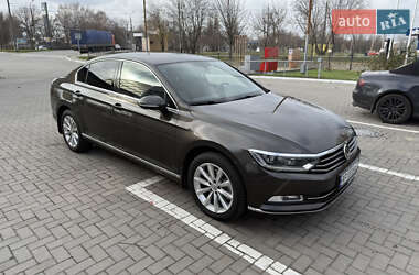 Седан Volkswagen Passat 2017 в Запоріжжі