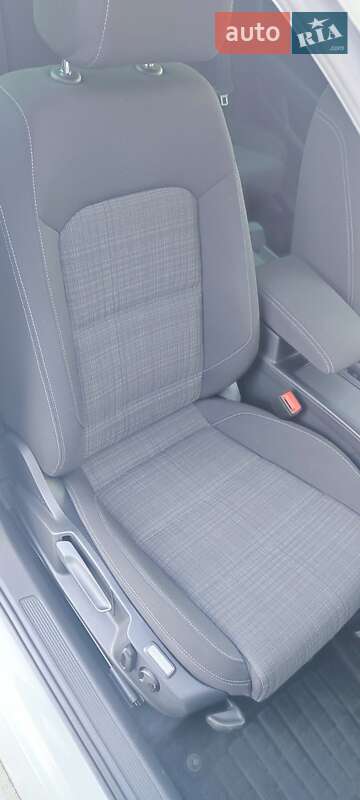 Універсал Volkswagen Passat 2017 в Вишгороді