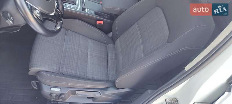 Універсал Volkswagen Passat 2017 в Вишгороді