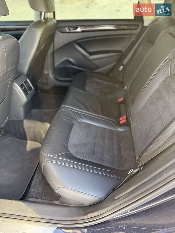 Седан Volkswagen Passat 2014 в Тернополе