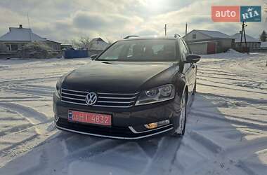 Універсал Volkswagen Passat 2012 в Харкові
