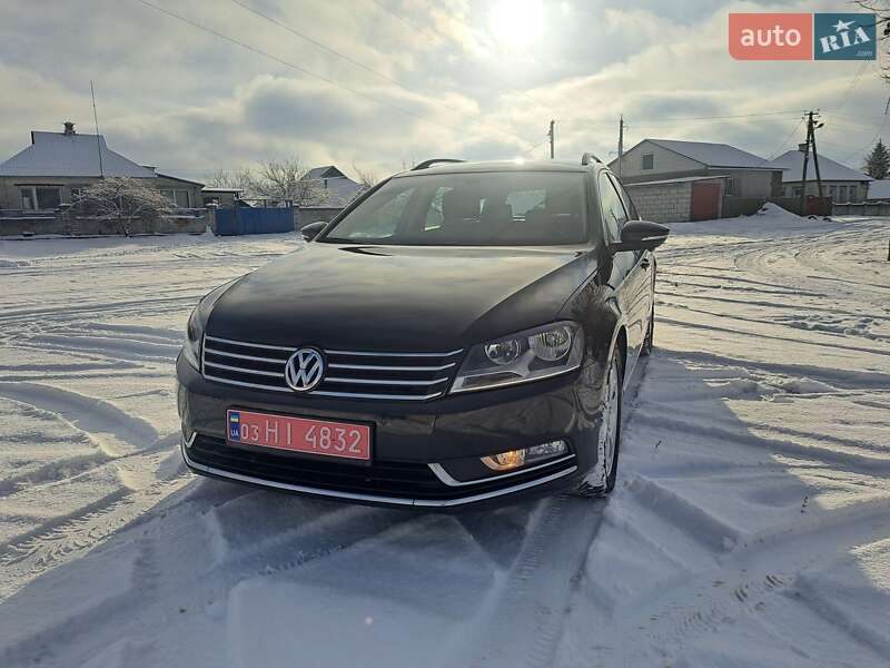 Універсал Volkswagen Passat 2012 в Харкові