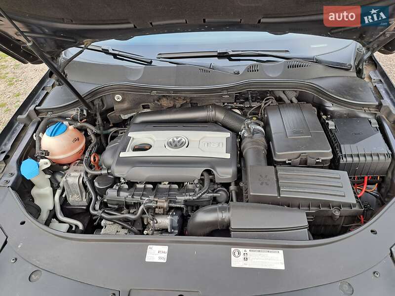 Універсал Volkswagen Passat 2012 в Харкові