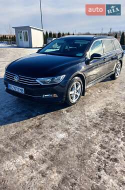 Универсал Volkswagen Passat 2015 в Львове