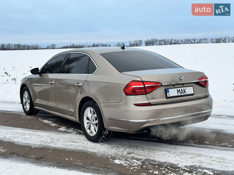 Седан Volkswagen Passat 2015 в Києві