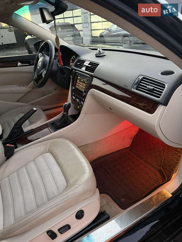 Седан Volkswagen Passat 2011 в Львові
