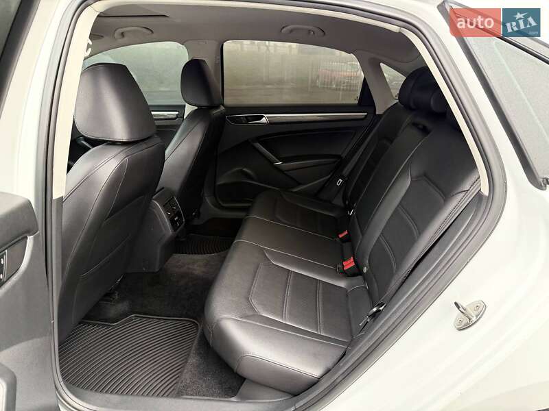 Седан Volkswagen Passat 2016 в Кривом Роге