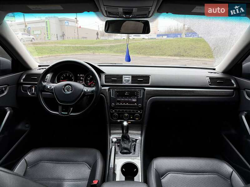 Седан Volkswagen Passat 2016 в Кривом Роге