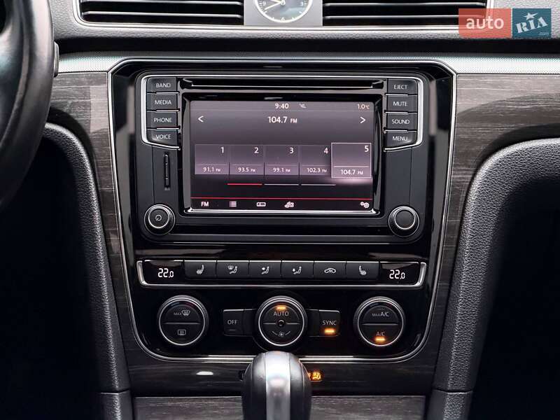 Седан Volkswagen Passat 2016 в Кривом Роге