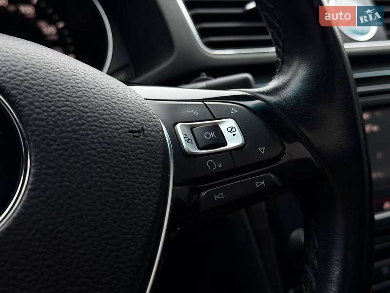 Седан Volkswagen Passat 2016 в Кривом Роге