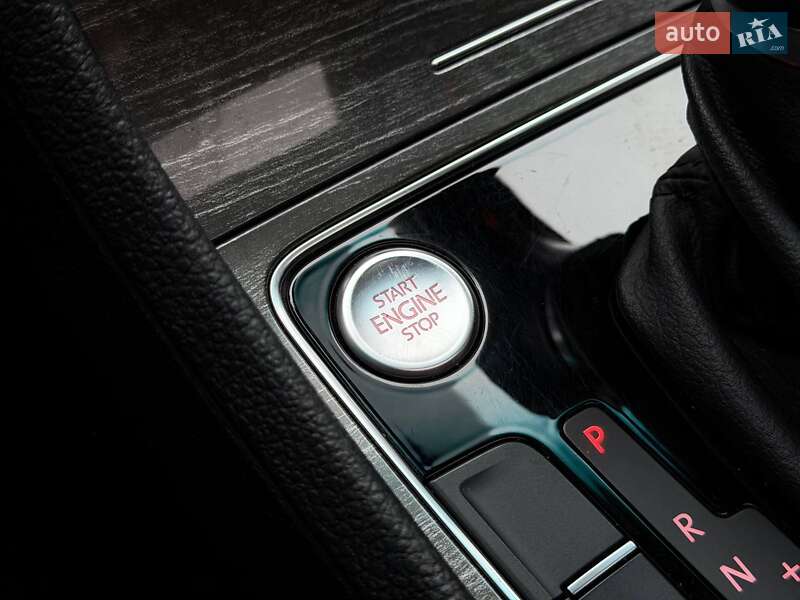 Седан Volkswagen Passat 2016 в Кривом Роге