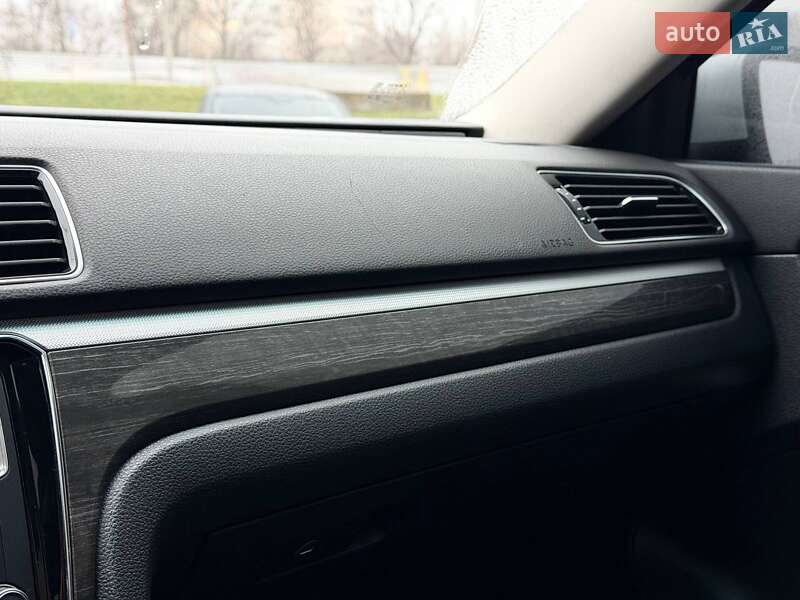 Седан Volkswagen Passat 2016 в Кривом Роге