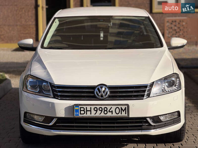 Седан Volkswagen Passat 2012 в Одессе