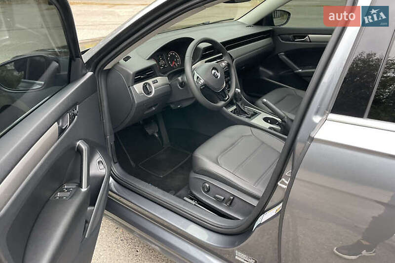 Седан Volkswagen Passat 2021 в Киеве