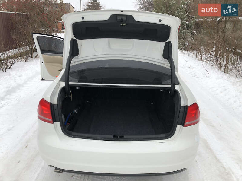 Седан Volkswagen Passat 2014 в Ирпене