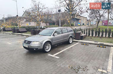 Універсал Volkswagen Passat 2004 в Чернівцях